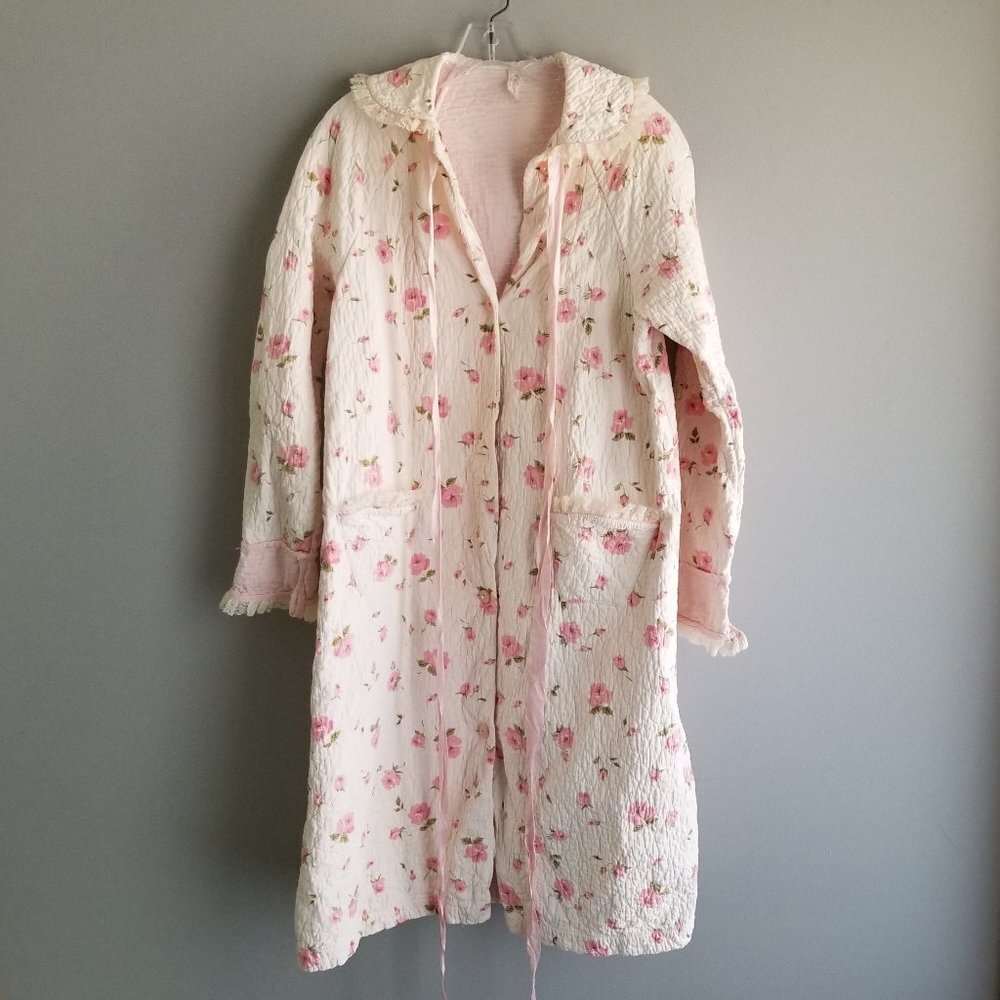 Vintage Flair Robe-Lingerie Styled By Helen Bencker
